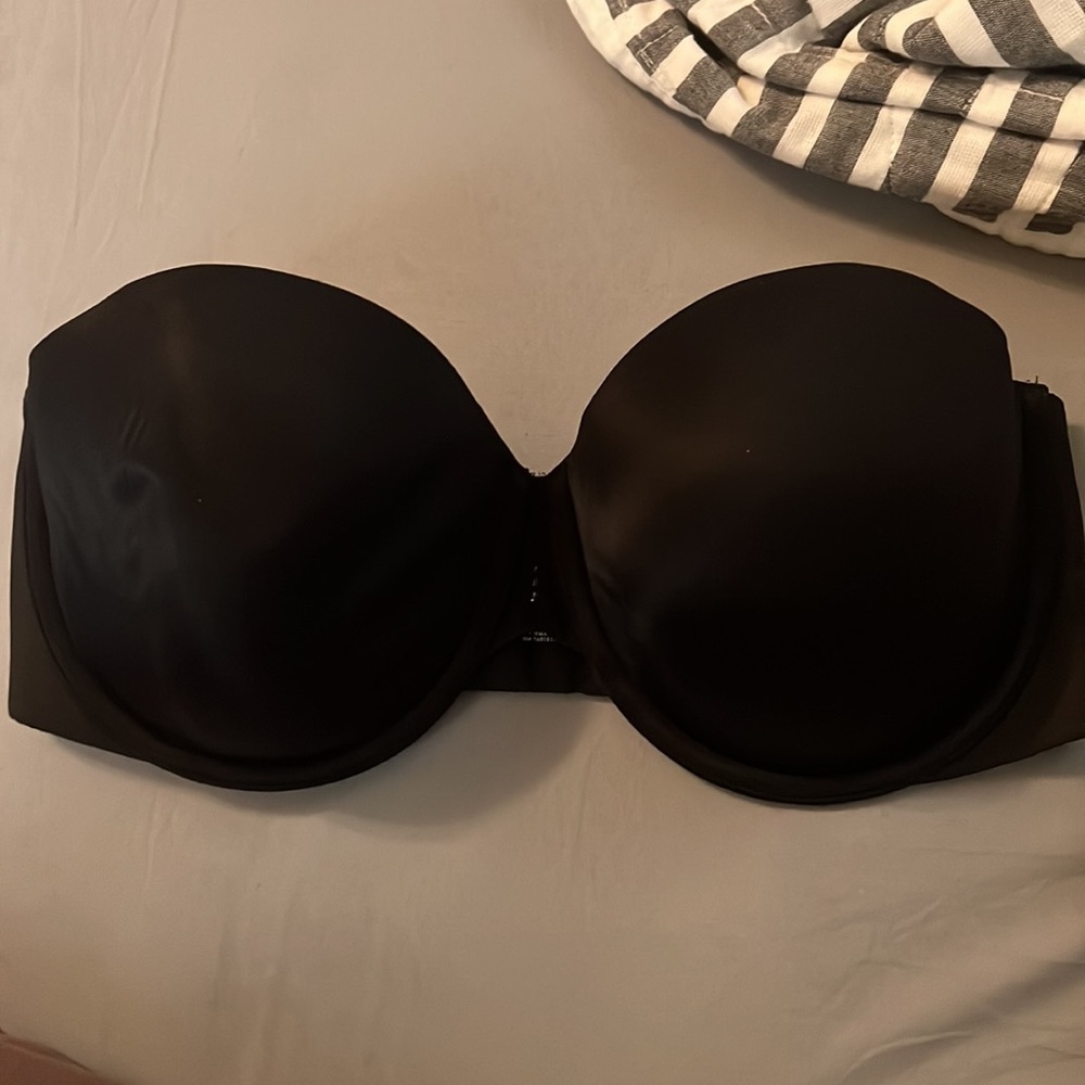Victoria's Secret Black Strapless Smooth Push-Up Bra